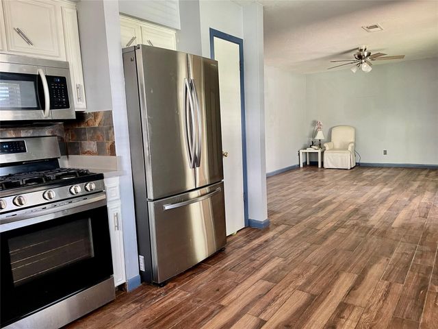 2507 Lynn Drive, Pearland, TX 77581