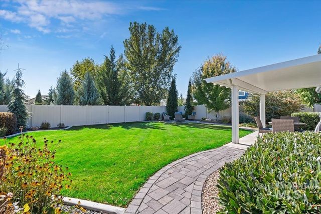 5519 W Los Flores St, Meridian, ID 83646