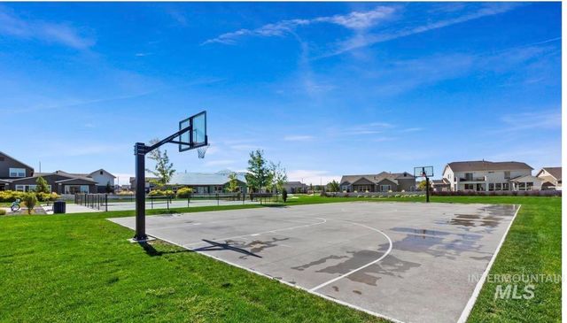 5519 W Los Flores St, Meridian, ID 83646