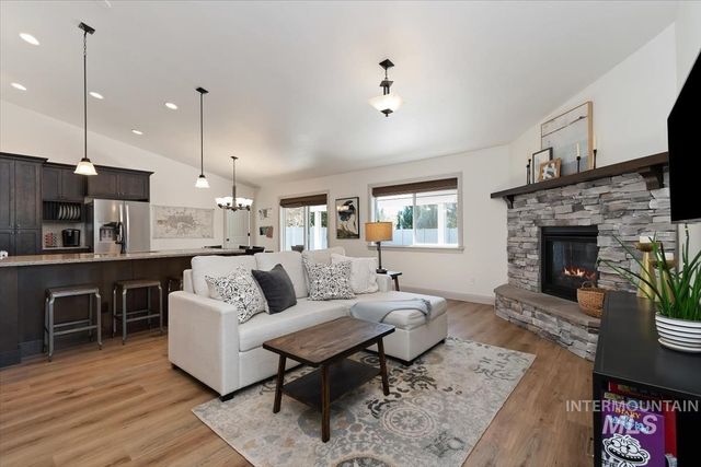 5519 W Los Flores St, Meridian, ID 83646