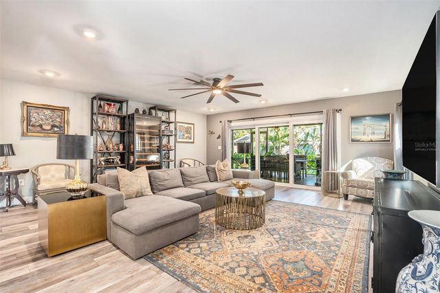2134 SERPENTINE CIRCLE S, St Petersburg, FL 33712