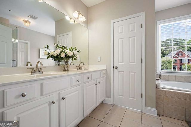 2012 Haydenbrook Drive NW, Acworth, GA 30101