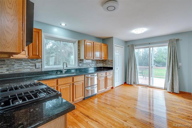 43470 Algonquin Drive, Novi, MI 48375