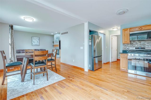 43470 Algonquin Drive, Novi, MI 48375