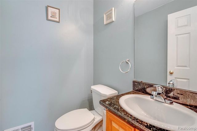 43470 Algonquin Drive, Novi, MI 48375