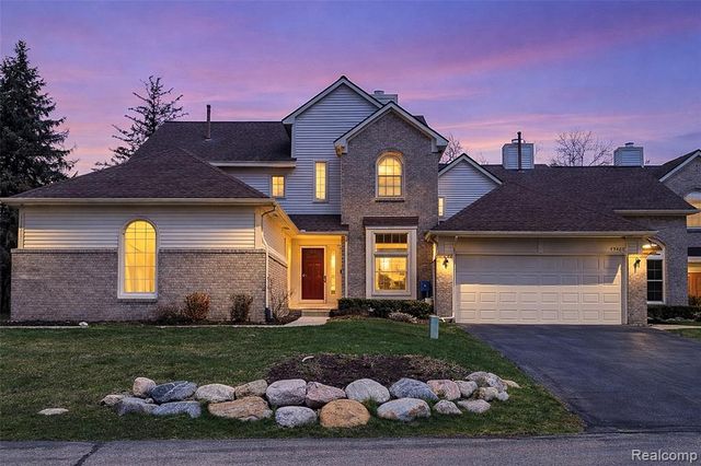 43470 Algonquin Drive, Novi, MI 48375