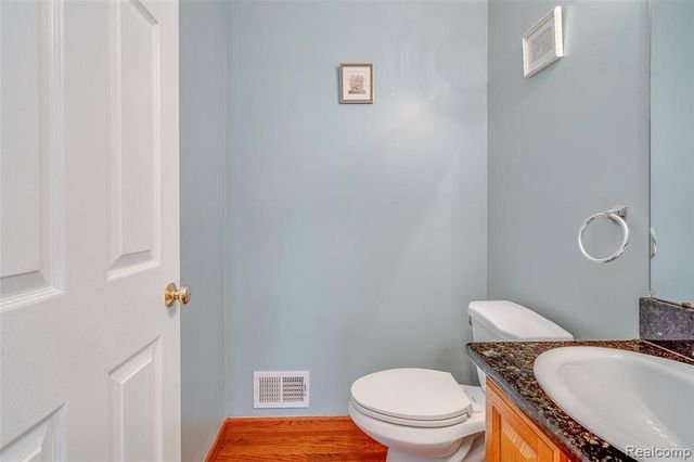 43470 Algonquin Drive, Novi, MI 48375