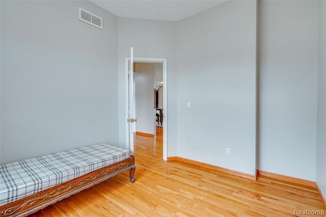 43470 Algonquin Drive, Novi, MI 48375