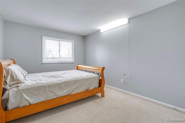 43470 Algonquin Drive, Novi, MI 48375