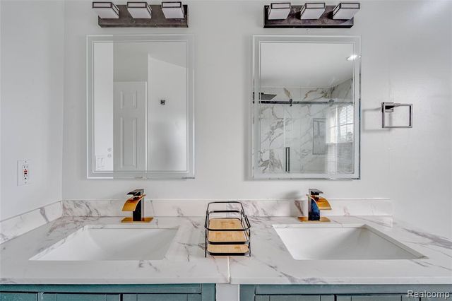 43470 Algonquin Drive, Novi, MI 48375