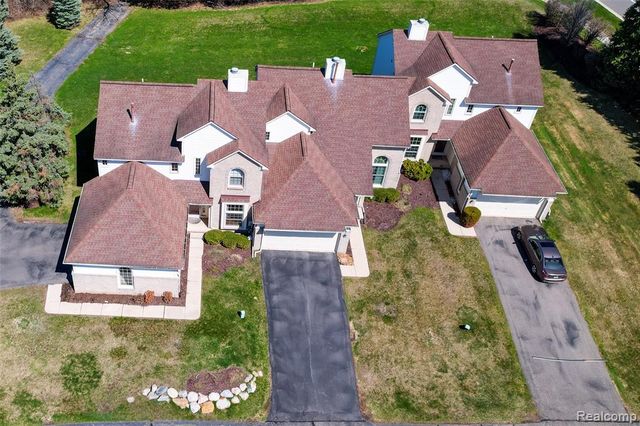 43470 Algonquin Drive, Novi, MI 48375