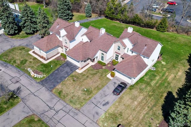 43470 Algonquin Drive, Novi, MI 48375