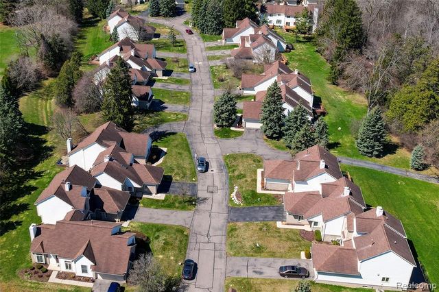 43470 Algonquin Drive, Novi, MI 48375