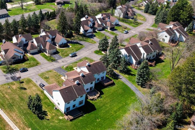 43470 Algonquin Drive, Novi, MI 48375