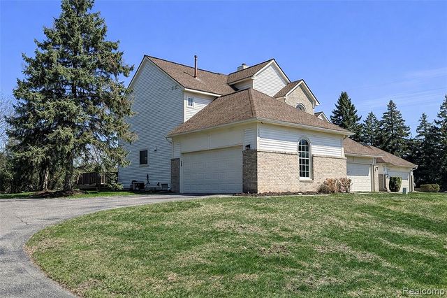 43470 Algonquin Drive, Novi, MI 48375