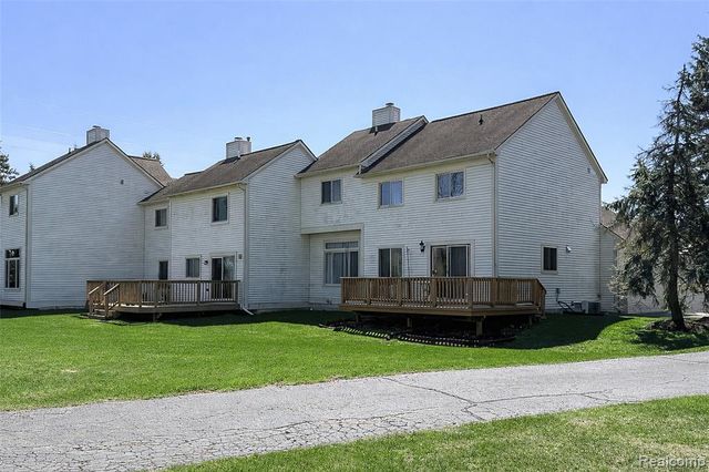 43470 Algonquin Drive, Novi, MI 48375