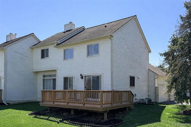 43470 Algonquin Drive, Novi, MI 48375
