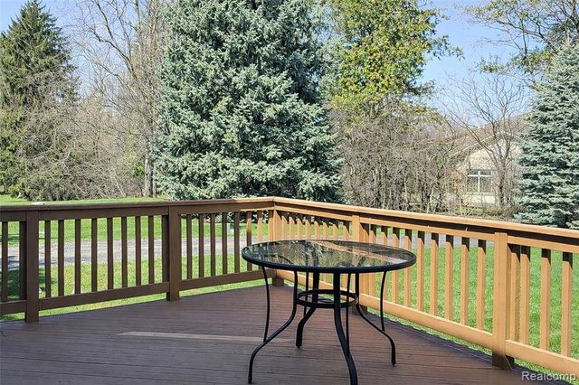 43470 Algonquin Drive, Novi, MI 48375