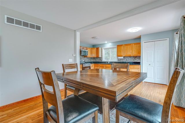 43470 Algonquin Drive, Novi, MI 48375