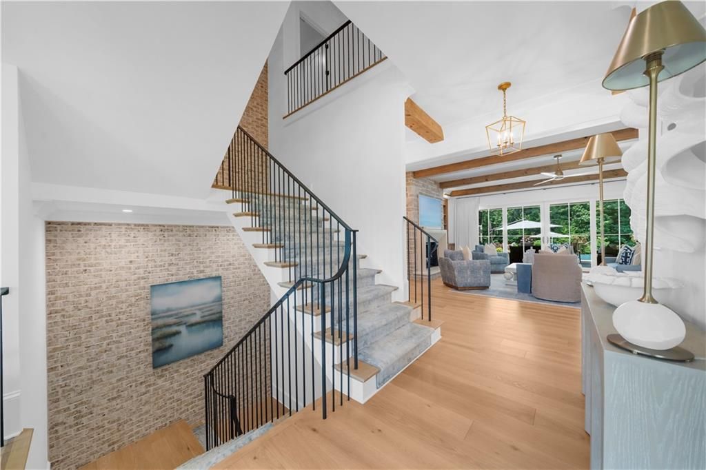 Image 7 of property listing at 570 Lost River Bend, Milton, GA 30004