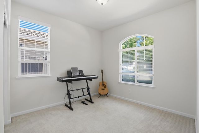 3364 Monroe Dr, Yuba City, CA 95993