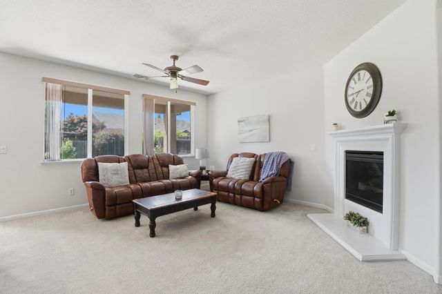 3364 Monroe Dr, Yuba City, CA 95993