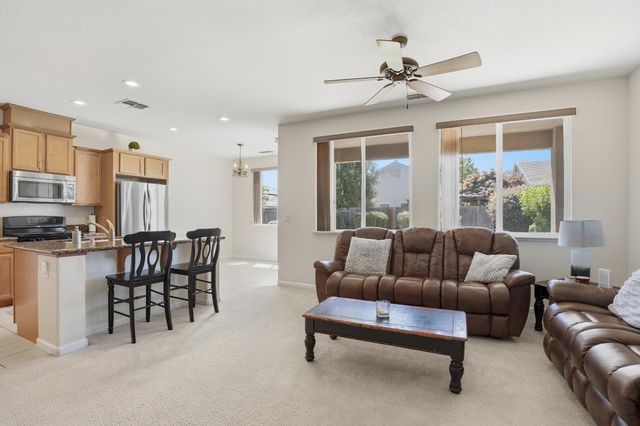 3364 Monroe Dr, Yuba City, CA 95993