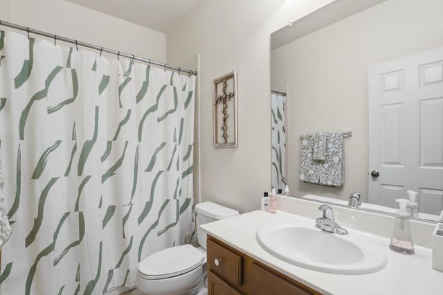 3364 Monroe Dr, Yuba City, CA 95993