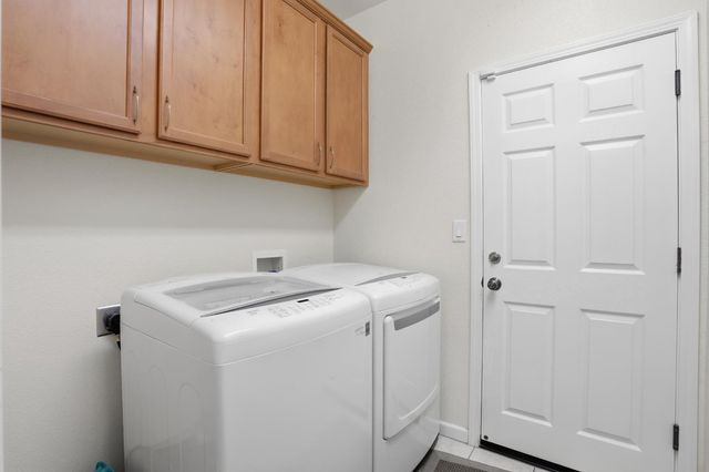 3364 Monroe Dr, Yuba City, CA 95993