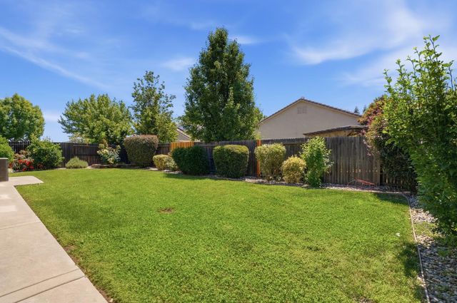 3364 Monroe Dr, Yuba City, CA 95993
