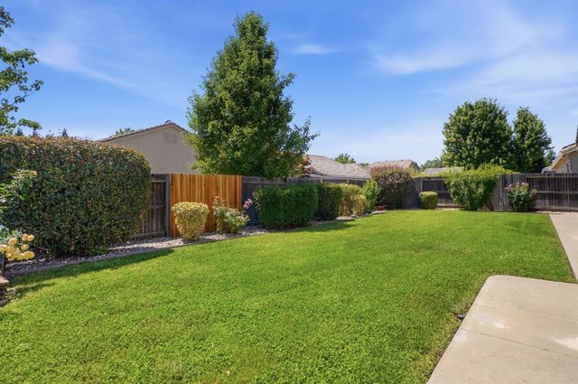 3364 Monroe Dr, Yuba City, CA 95993