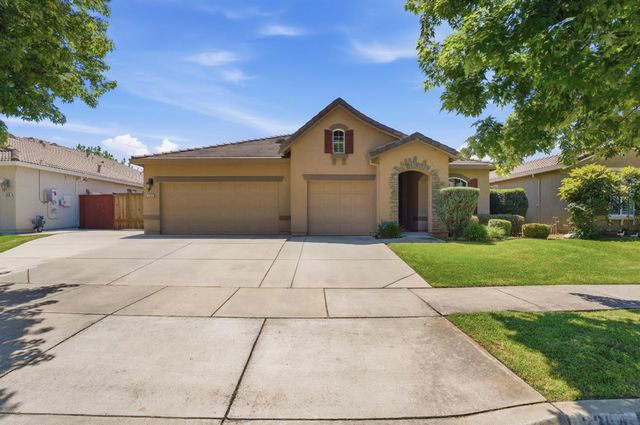 3364 Monroe Dr, Yuba City, CA 95993