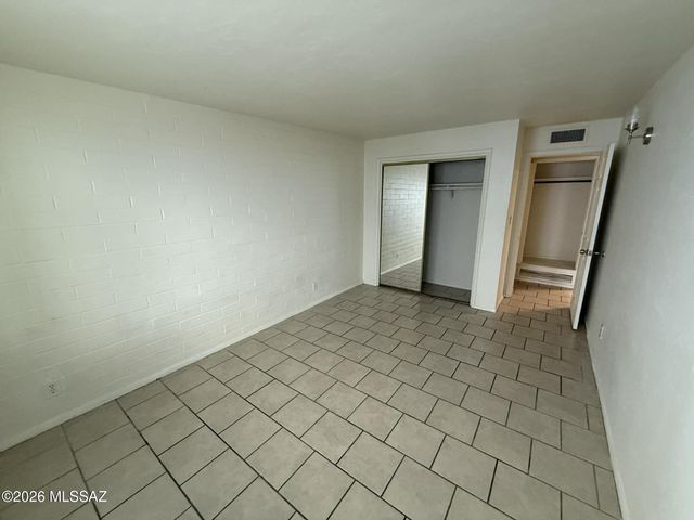 5425 E 30th St Apt 3, Tucson, AZ 85711