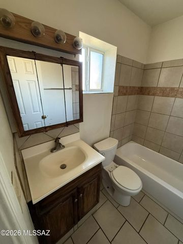 5425 E 30th St Apt 3, Tucson, AZ 85711