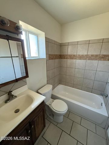 5425 E 30th St Apt 3, Tucson, AZ 85711