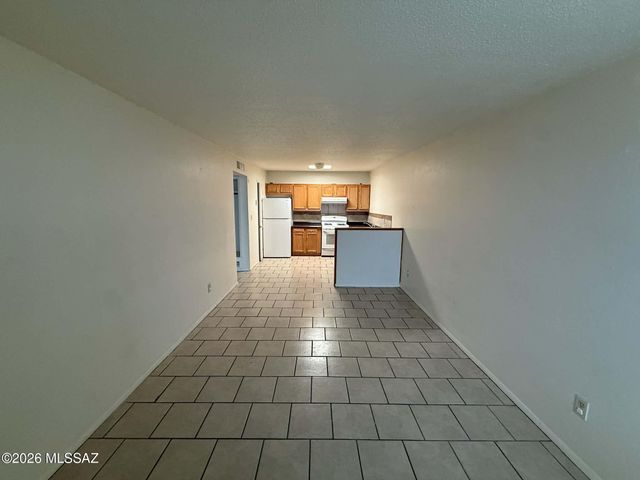 5425 E 30th St Apt 3, Tucson, AZ 85711