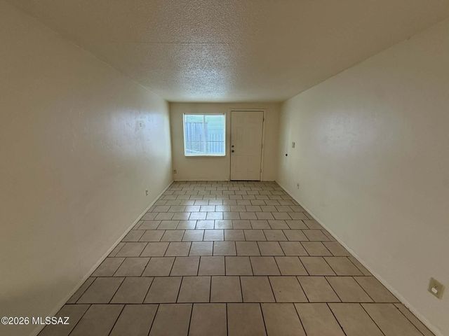 5425 E 30th St Apt 3, Tucson, AZ 85711