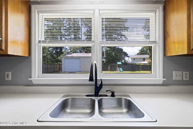 115 Valencia Drive, Jacksonville, NC 28546