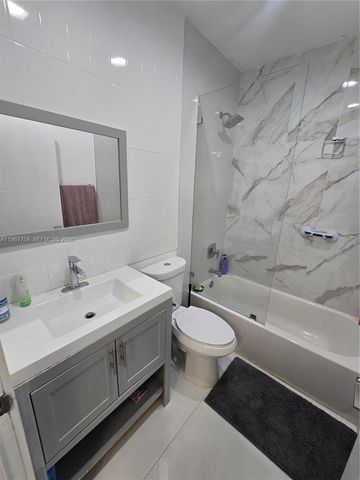 1453 NW 70th St, Miami, FL 33147