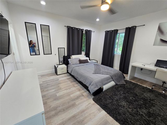 1453 NW 70th St, Miami, FL 33147