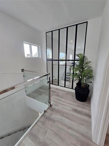 1453 NW 70th St, Miami, FL 33147