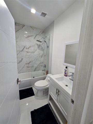 1453 NW 70th St, Miami, FL 33147