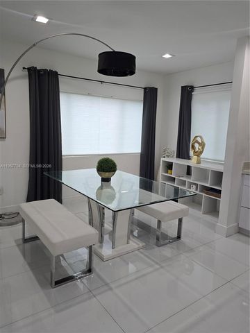 1453 NW 70th St, Miami, FL 33147