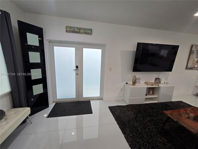 1453 NW 70th St, Miami, FL 33147