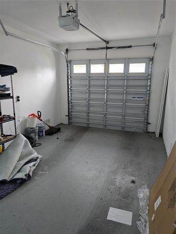 1453 NW 70th St, Miami, FL 33147