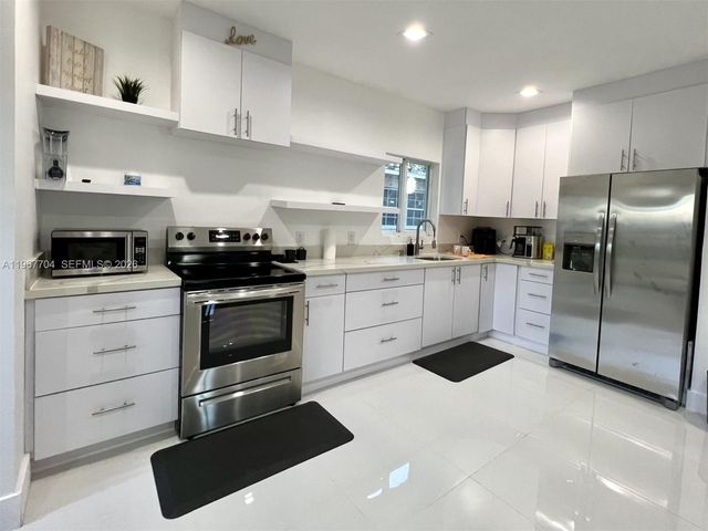 1453 NW 70th St, Miami, FL 33147