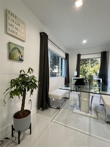 1453 NW 70th St, Miami, FL 33147