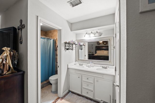 101 Gregory Drive, Heath, TX 75032