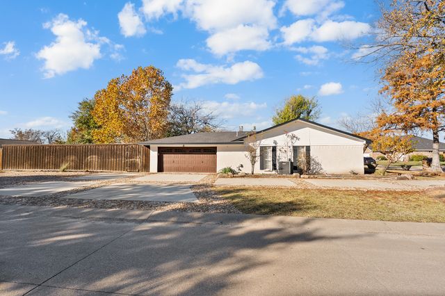 101 Gregory Drive, Heath, TX 75032