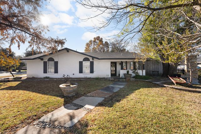 101 Gregory Drive, Heath, TX 75032